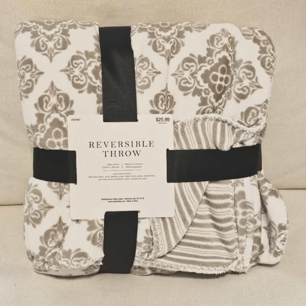 Reversible Gray and White Throw Blanket